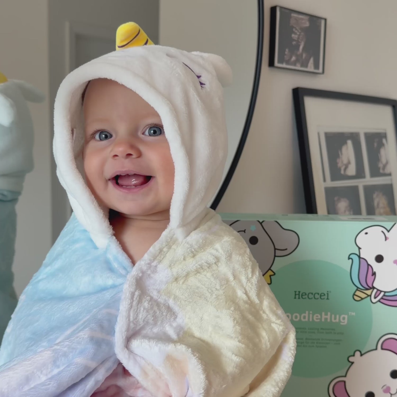 HoodieHug™ Baby Towel - Dreamiecorn
